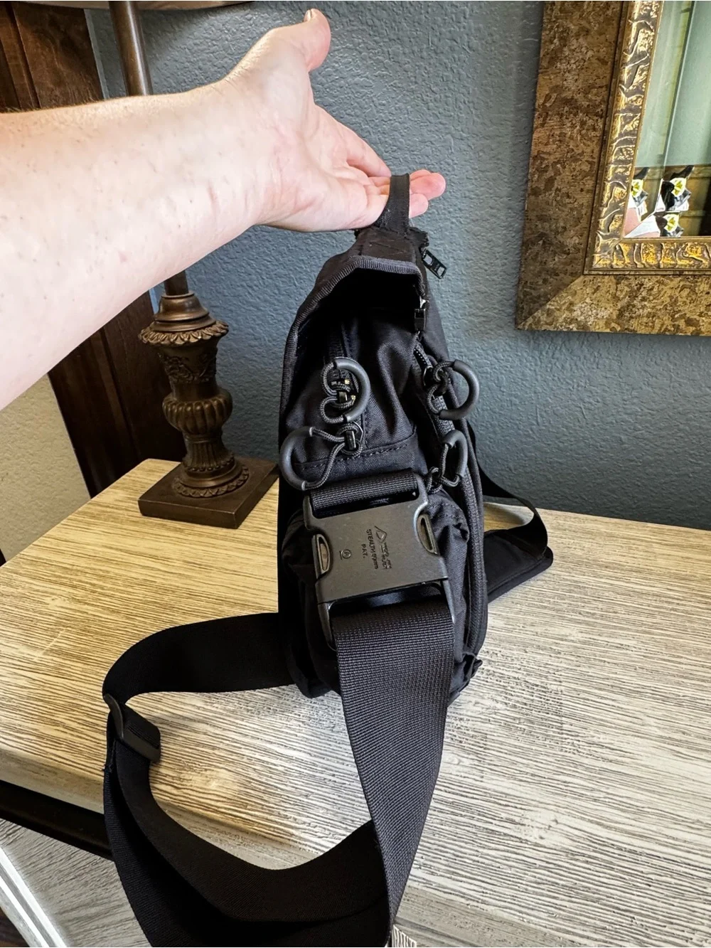 NEW!!! BLACKHAWK! Diversion Courier Bag